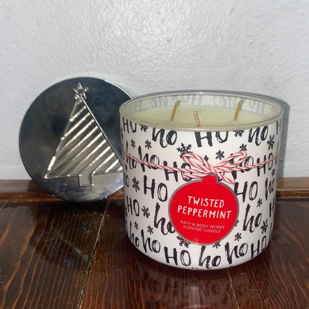 Bath & Body Works Twisted Peppermint 3-Wick Scented Candle 14.5 oz Holiday Ho Ho